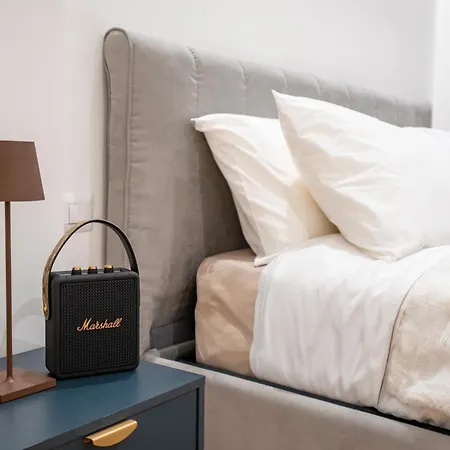 Luxury In Center Апартаменты *