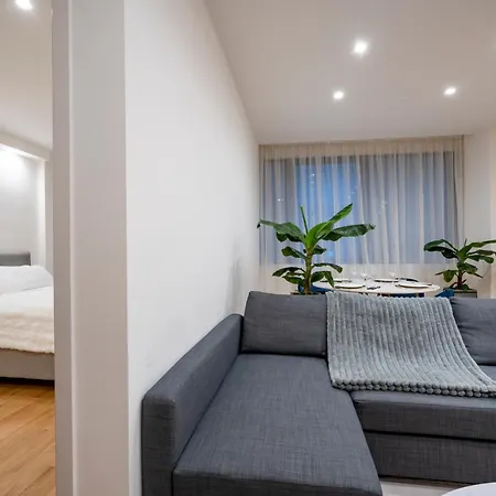 Luxury In Center Апартаменты *