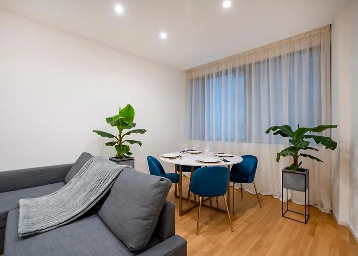 Luxury In Center *