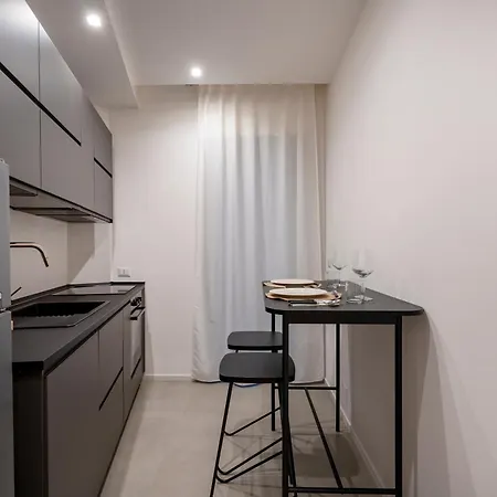 Luxury In Center Apartment