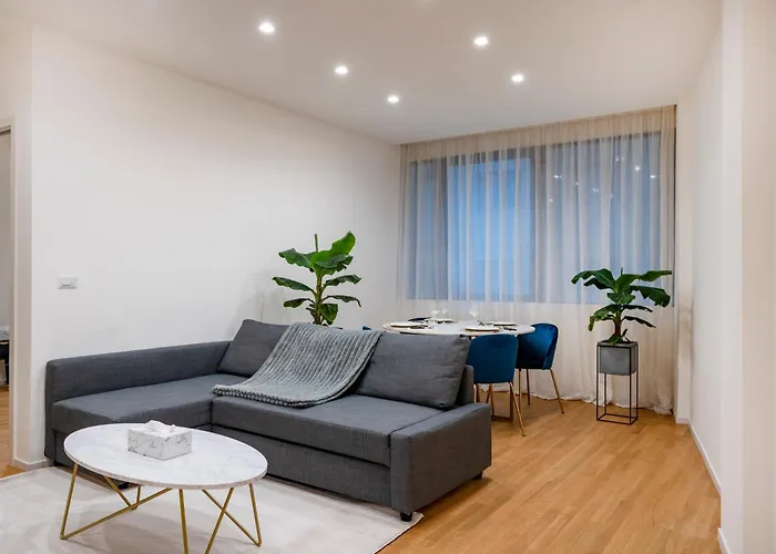 Luxury In Center * בארי